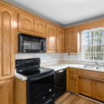 DW Properties - 1283 Hillwood Drive - Property for Rent - Kitchen